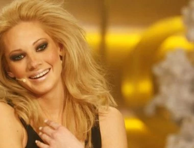 Η Τζούλια Αλεξανδράτου ξανά στα καλλιστεία - Δείτε το «νέο» της κορμί! (φώτο)